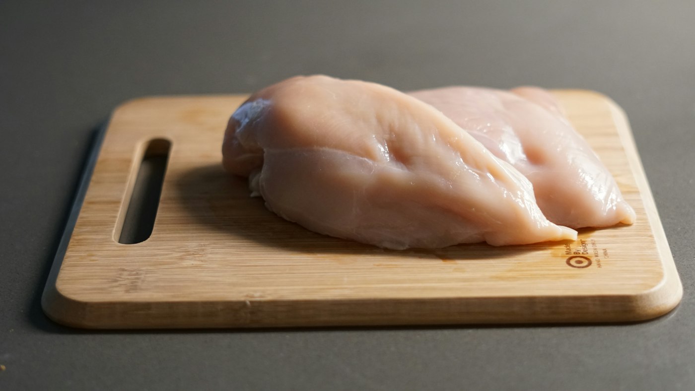 How long does raw chicken last in the fridge?